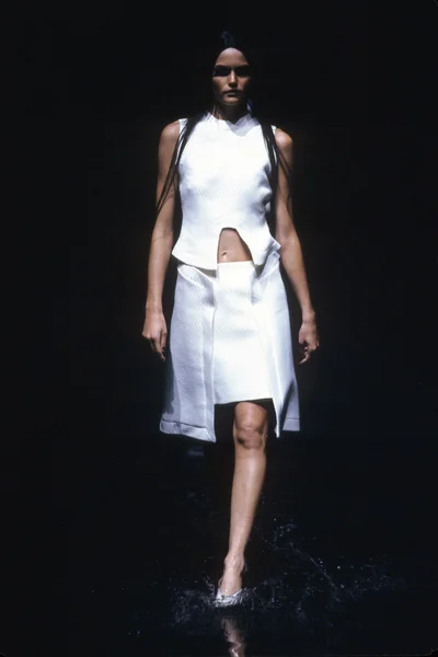 Look 28